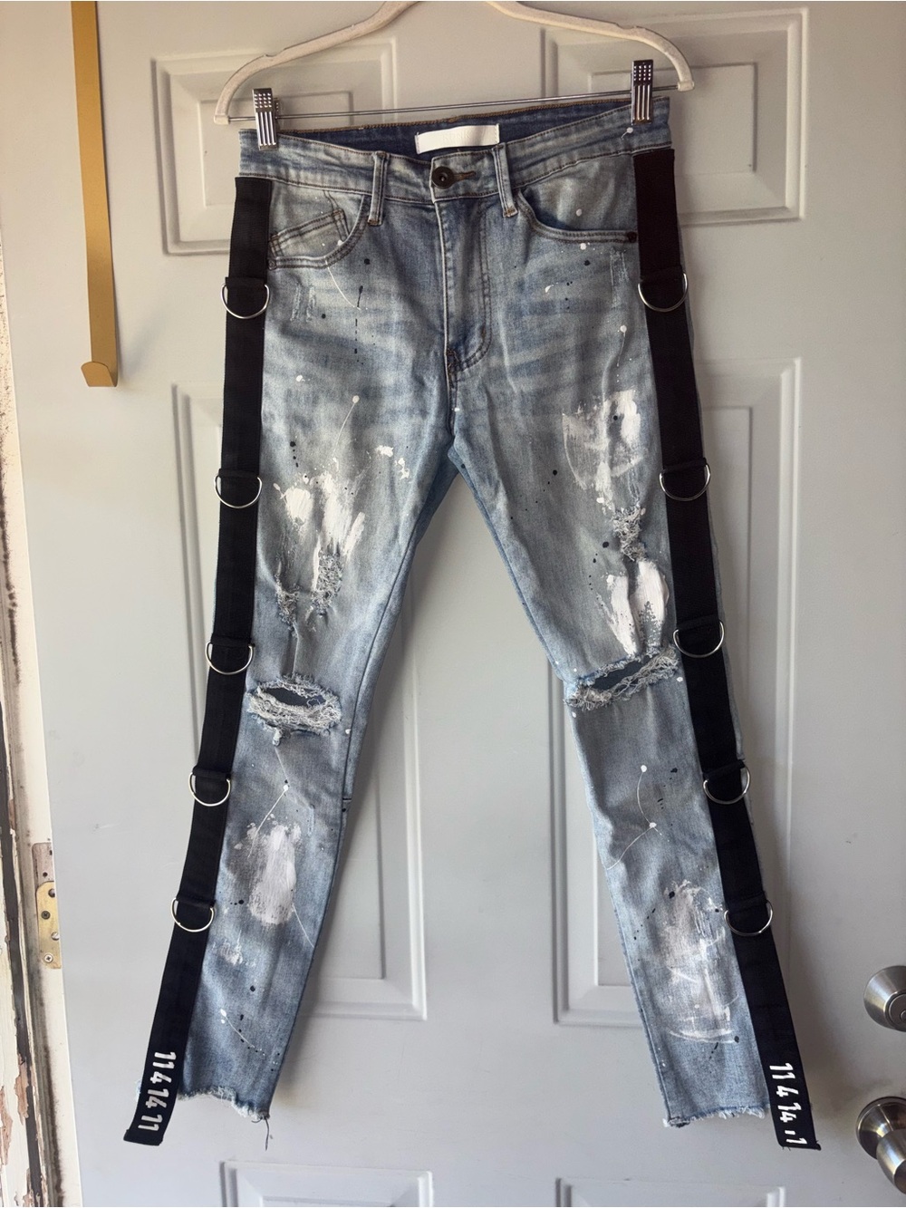 KDNK destroyed metal hardware jeans size 28